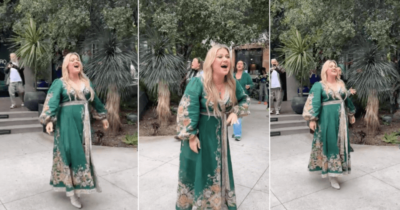 Kelly Clarkson leaves cafe customers spellbound with a breathtaking surprise a capella performance