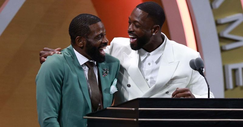 Dwyane Wade dedicates basketball induction to dad Dwyane Wade Sr.: 'We in the Hall of Fame, dawg!'