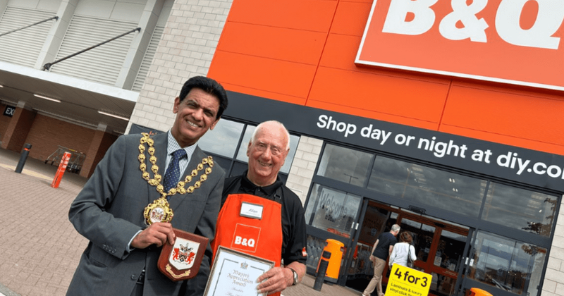 90-year-old store worker insists on continuing to work, raises over $221,200 for charity