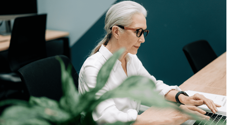 10 interesting stories of passionate women who found a great career despite having no college degree