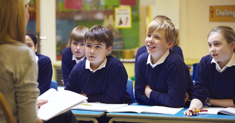 Quebec schools to ban cellphones in classrooms to help kids pay more attention, sparking discussion