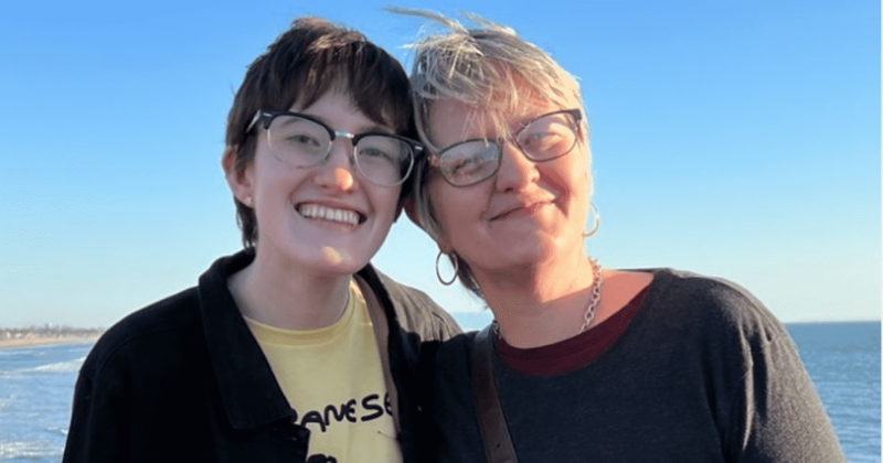 Daughter pens a heartfelt letter honoring her mother's inspiring journey after divorce: 'You are a star'