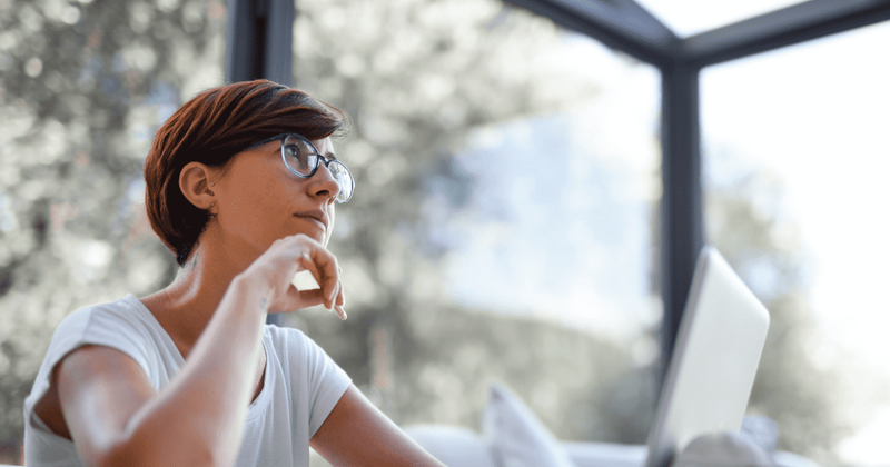 People are sharing 10 common mistakes they made in their 30s and it's thought-provoking