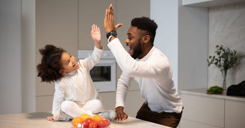 New study reveals that strong bonds with daughters increases lifespan of fathers