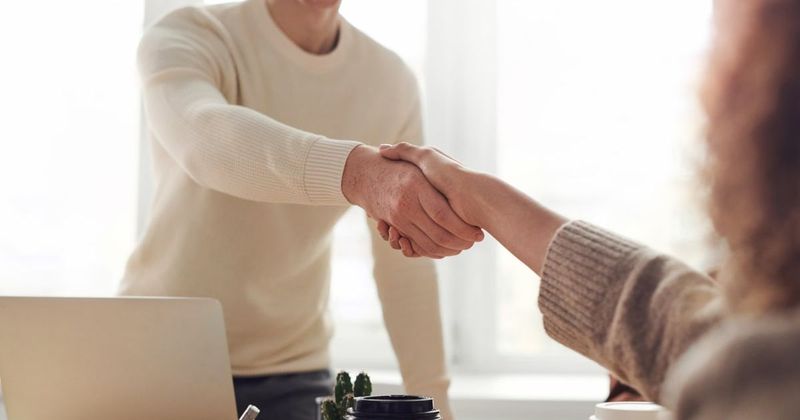 Hiring managers reflect on the 10 job interview red flags they overlooked which later caused trouble