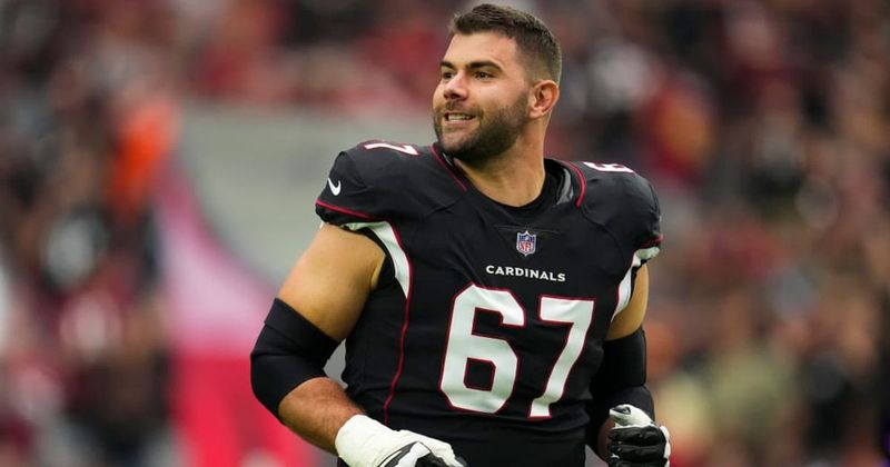 Giants lineman's unexpectedly hilarious SNF intro is as real as it gets: 'Straight off the couch'