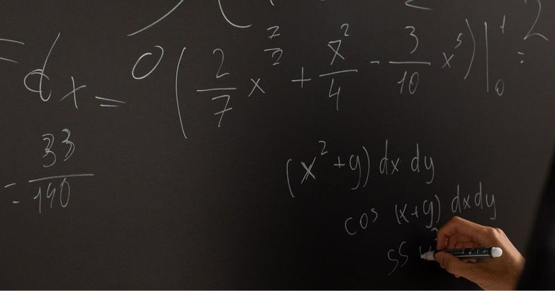 Mathematician brilliantly presents the solution to 50-year-old Möbius strip puzzle