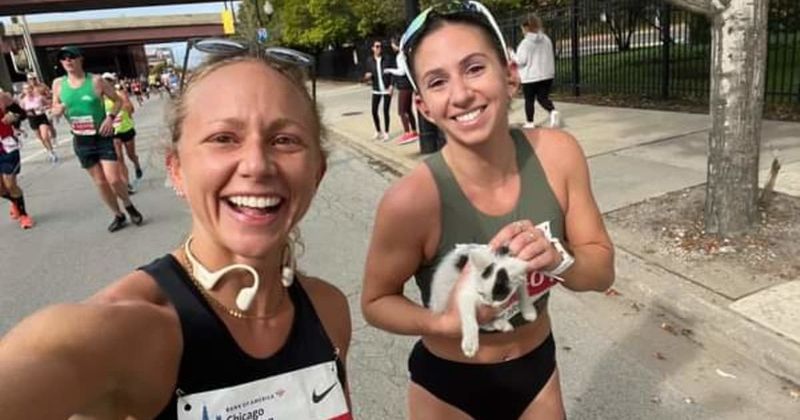 Woman rescues a kitten in the middle of marathon leaving behind the chance of setting a record