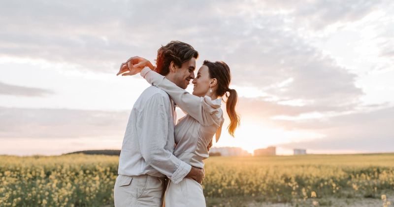 People share 10 major reasons they are hesitant to get into a long-term relationship