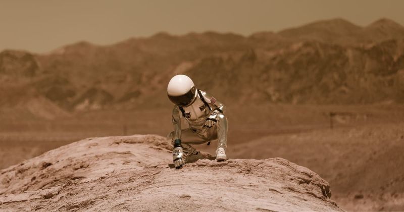 10 quirky things people would say to the audience if they become the first human to step foot on Mars