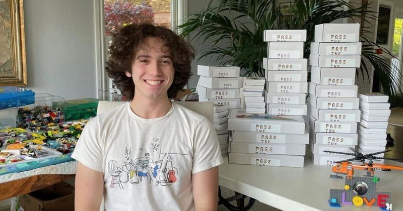 Teen is refurbishing old Lego sets to bring joy to underprivileged kids this Christmas