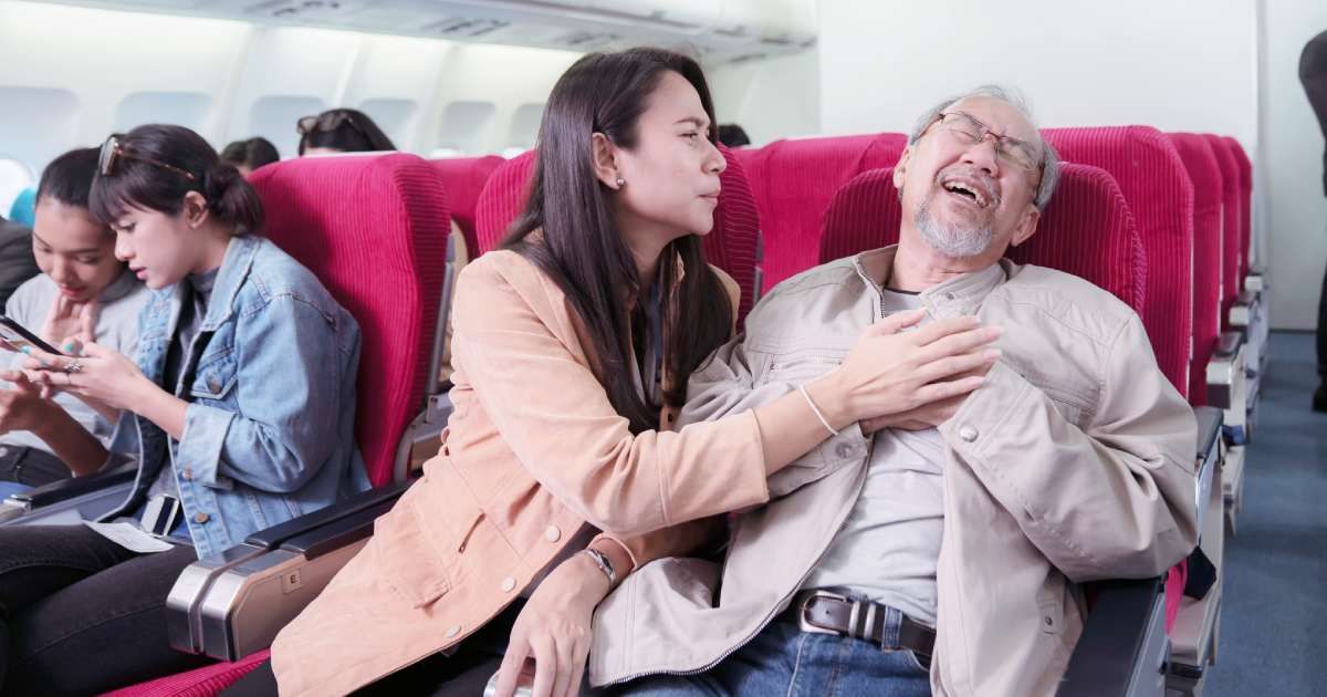 Doctor refuses to provide emergency assistance on a flight, asks if he acted unethically