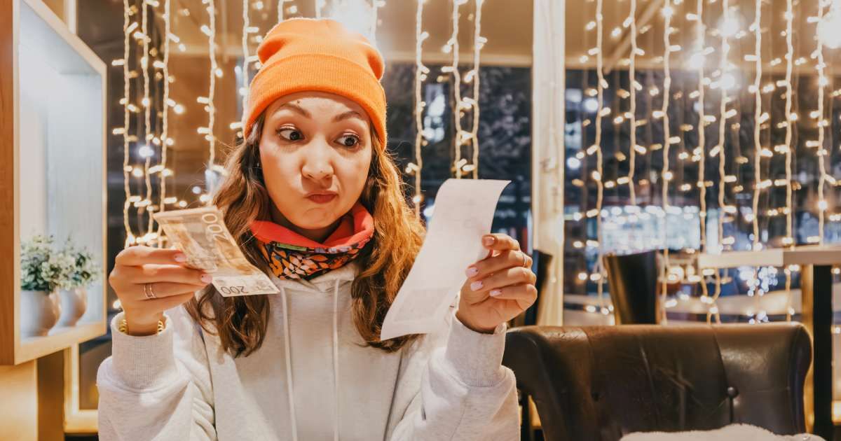 Customer chooses not to tip server after being charged 18 percent 'voluntary' gratuity, sparks debate