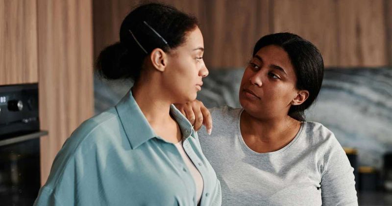 Mom stands up for teen daughter after entitled woman next-door asks her to 'cover up' inside her own home
