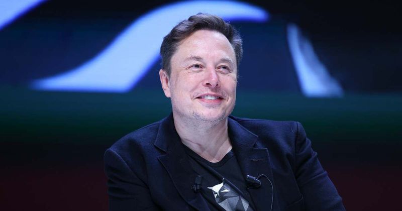 Elon Musk uses hilariously epic meme to display what he learned in college 