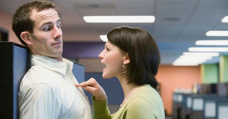 Male peer tried mansplaining a neurologist’s own research to her — her three-word brutal response left him embarrassed