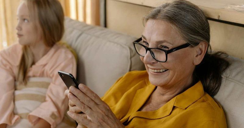 Old woman had the most savage reply to her son inviting her for Thanksgiving during the pandemic