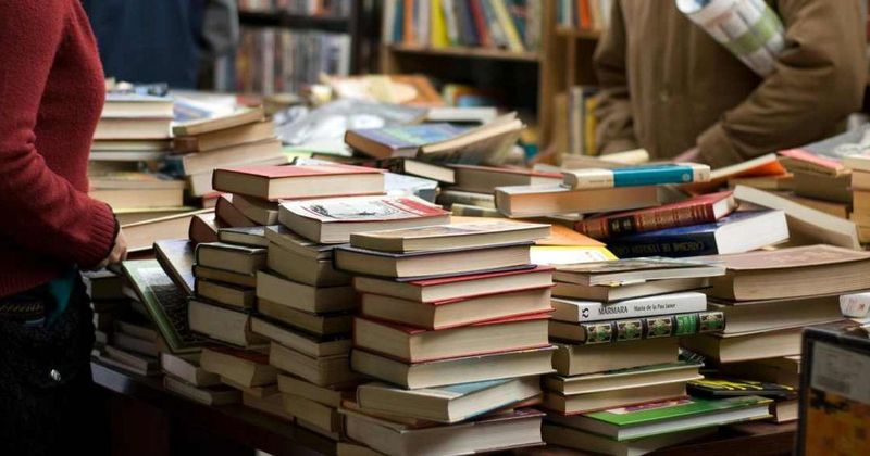 Author gives $300K to 600 American bookstore employees to honor their efforts to keep book shops alive