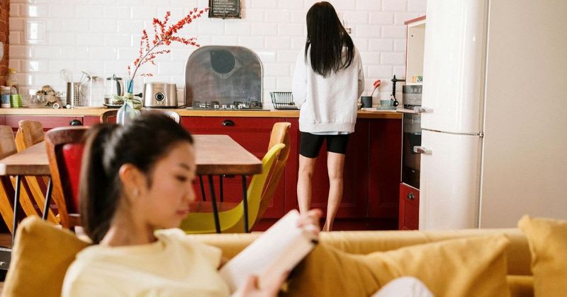 Woman refuses to use her emergency savings to help roommate pay rent, asks if she's wrong