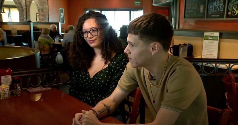 Woman stunned by teen server's kindness as he returns cash-filled envelope she left behind at restaurant