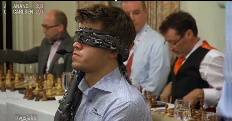 They blindfolded Chess legend Magnus Carlsen and made him face 10 players at once. He still won.