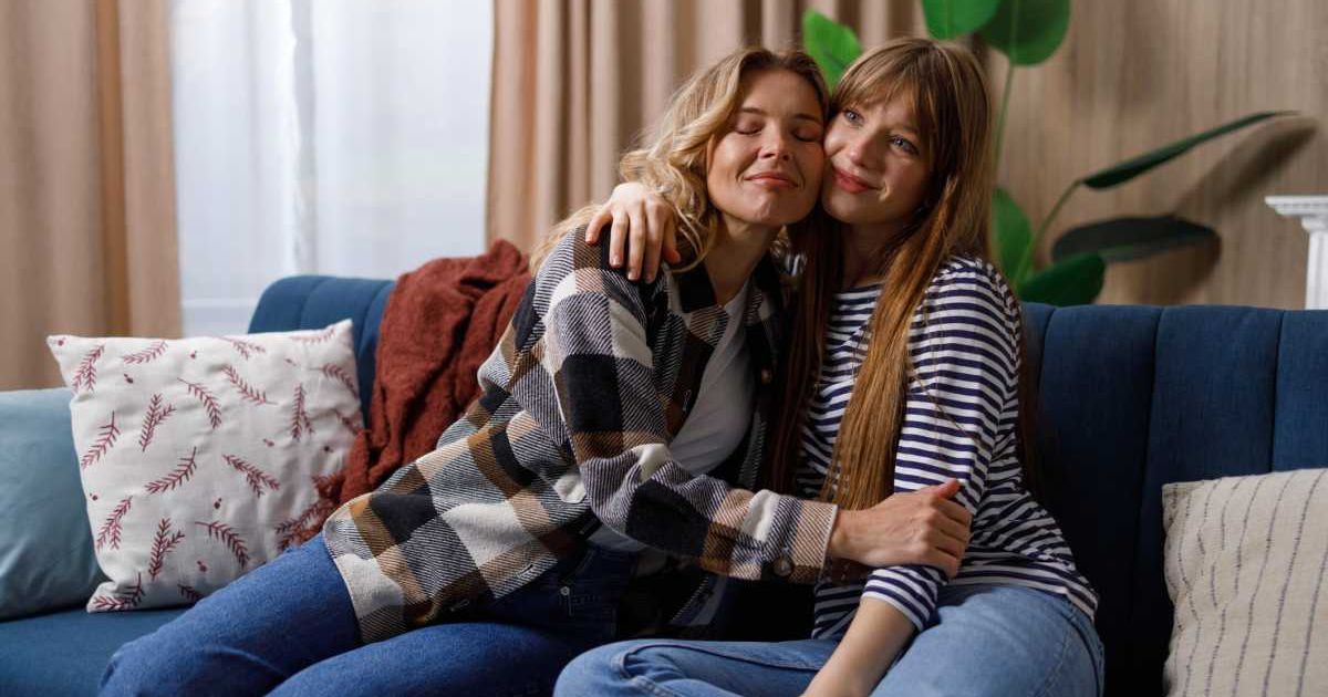 Daughter asks if she can finally call her stepmom 'mom' after 7 years of waiting — and the internet's sobbing