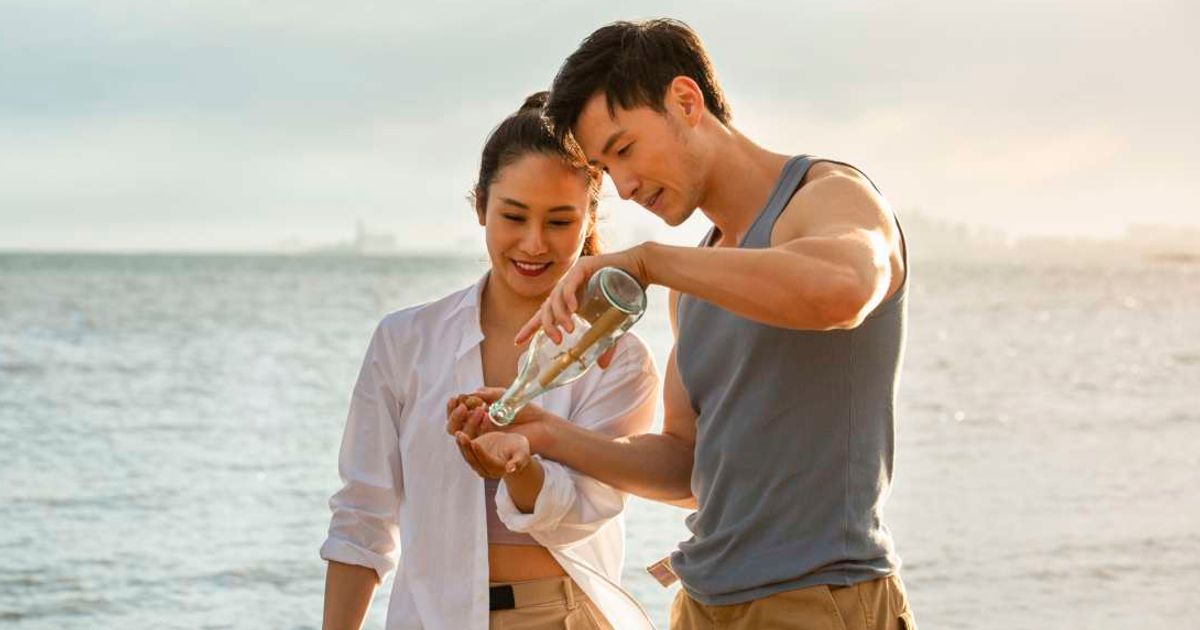 Couple's message in a bottle travels 1,800 Miles for 13 years — and people have only 1 question