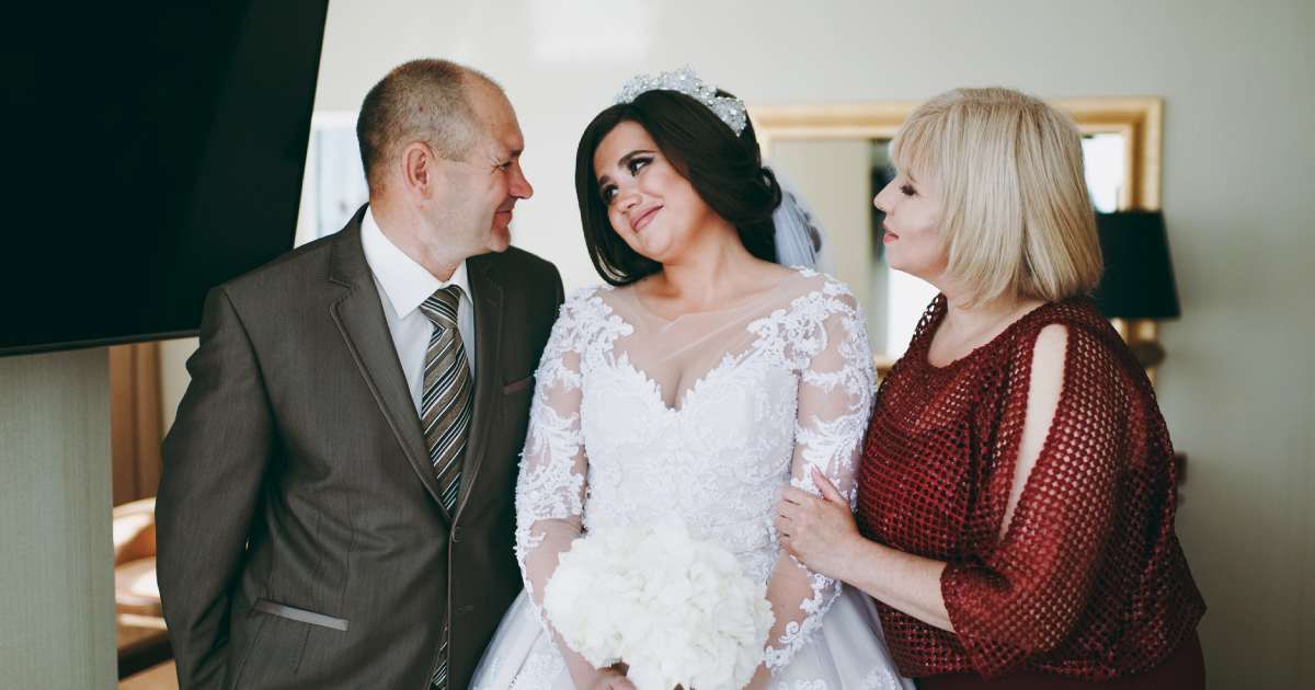 Bride had no one to walk her down the aisle — until her late husband's parents showed up for her