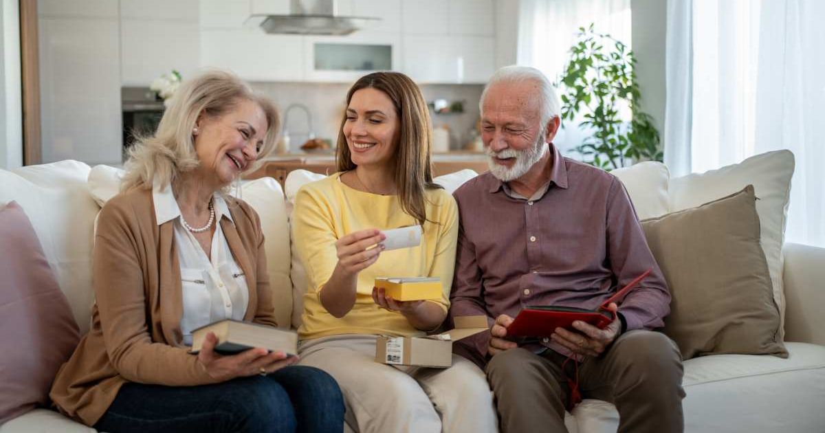 Grandpa’s flirty 'pick-up' card from 1976 is going viral — and Gen Z's pick-up lines got nothing on him
