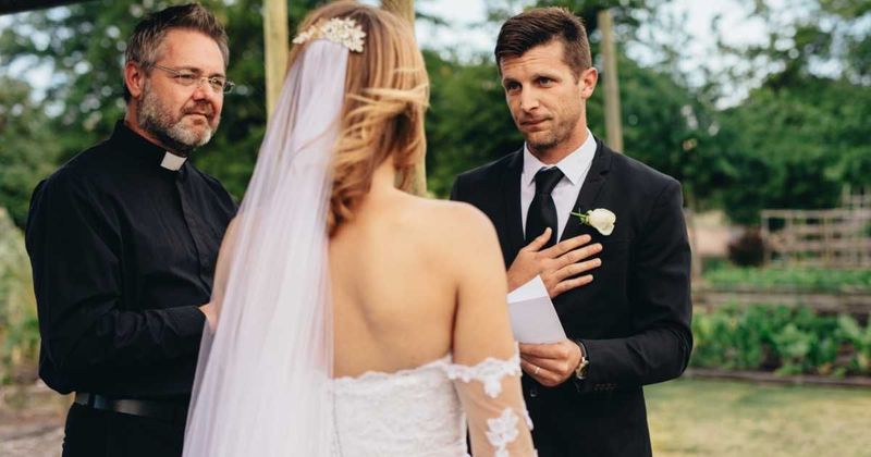 Groom spent months learning sign language to include bride's deaf parents in his vows