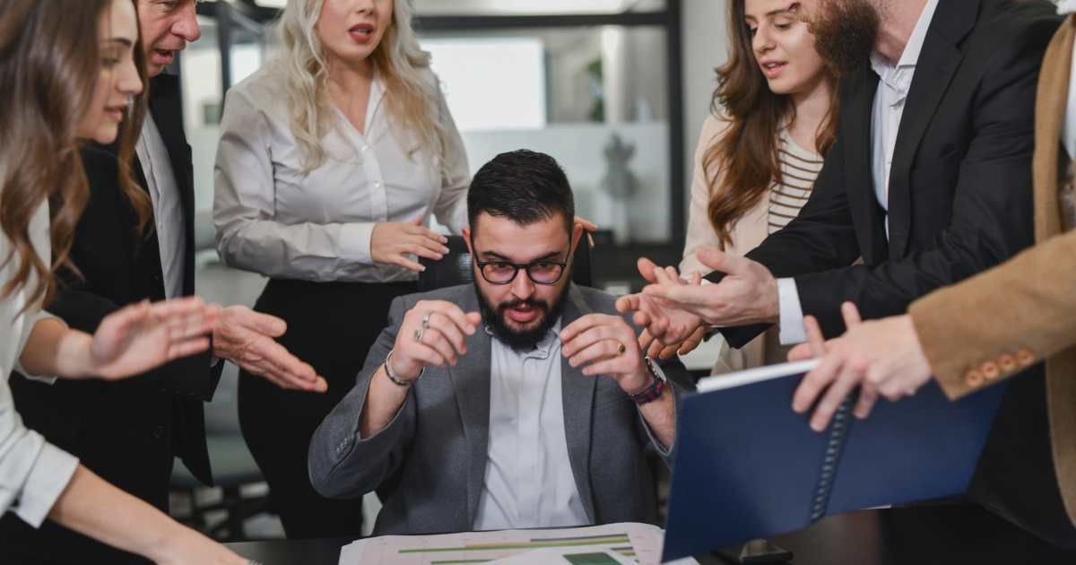 Micromanaging boss who made employees’ lives difficult ends up regretting it immediately