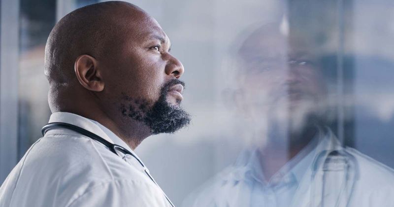 Doctor offering mid-flight medical help is stunned as airline staff question his legitimacy