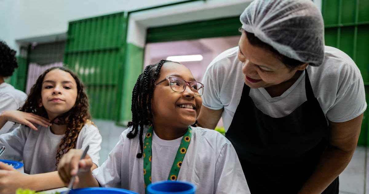 Alabama cafeteria worker fired for raising money to feed students who couldn't afford school lunch