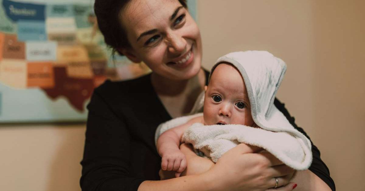 Nurse explains why she flies 5,000 miles every month to work from Sweden to San Francisco