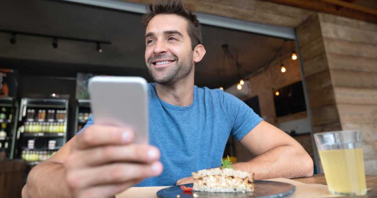 Person with anxiety asks for help ordering Subway and the internet responded in the best way it could