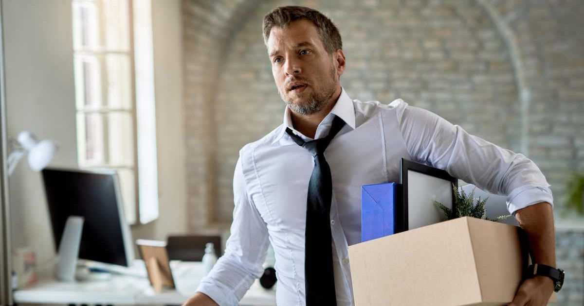 Employee quits mid-shift after boss tries to dock pay for being 8 minutes late
