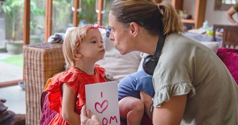 2nd grader nonchalantly handed mom a note she wrote in class and it left her beaming with pride