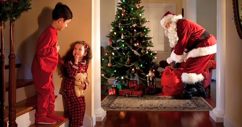 Little girl connects the dots to find Santa’s secret identity and her grandpa is the prime suspect