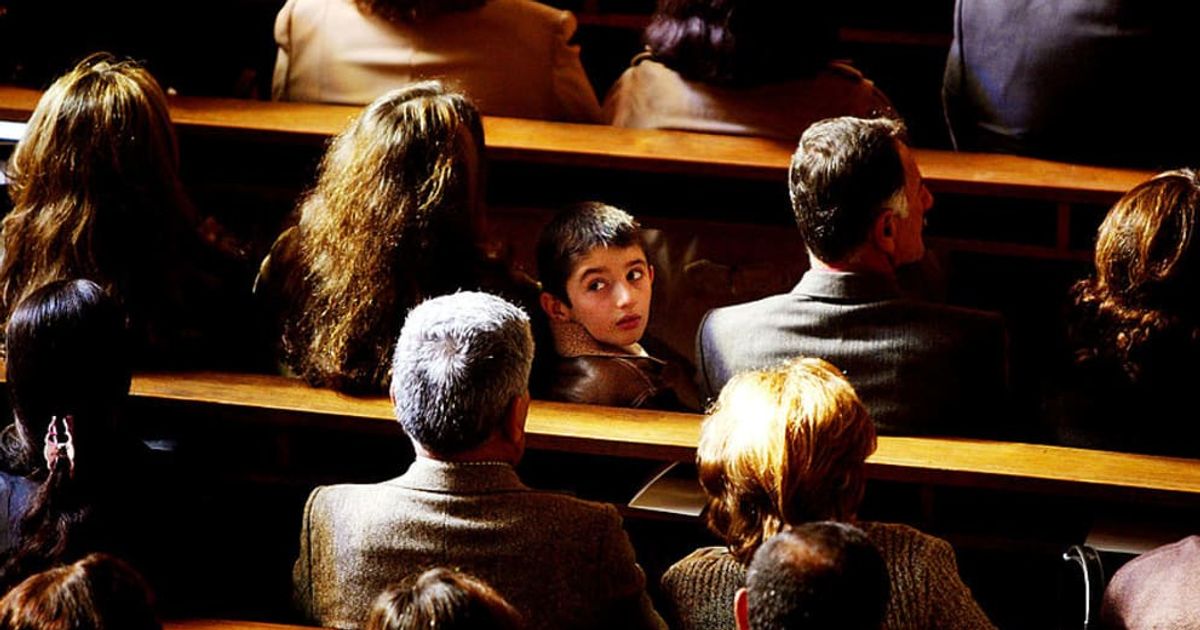 Adoption hearing took an unexpected turn when teen boy asked to speak — the judge handed him the gavel instantly