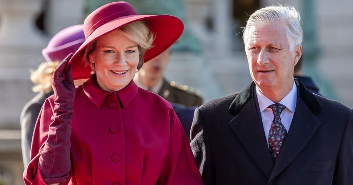 WWII veteran asked a stranger what he did for a living, unaware that he was talking to an actual King