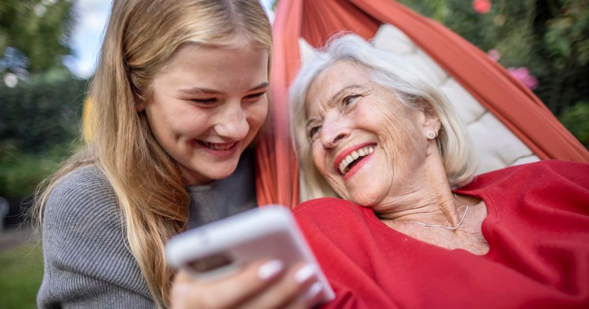 Woman's grandma warned her about the '5-year-stranger' theory and it changed her life completely