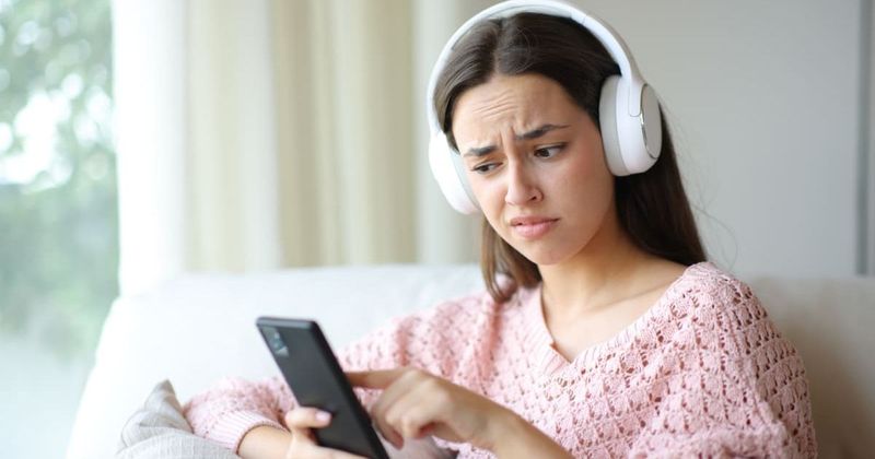 Woman goes 'music-free' for 90 days, realizes songs have a strange connection with memories
