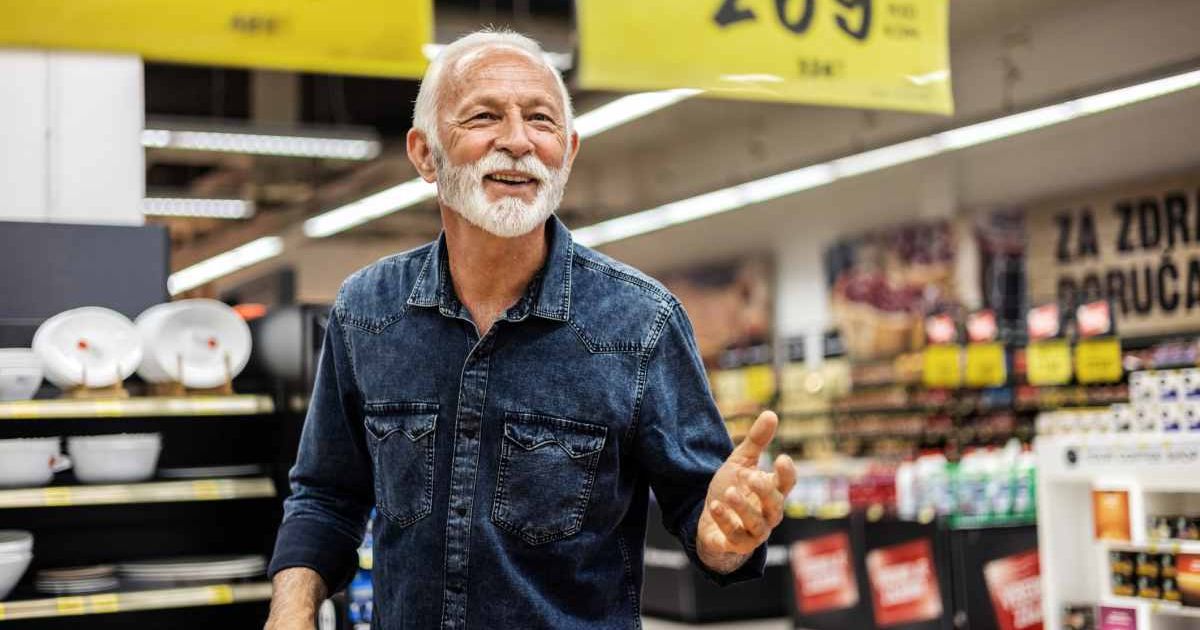 Man has the last laugh after fellow shopper gets him 'fired' from store he didn't even work at