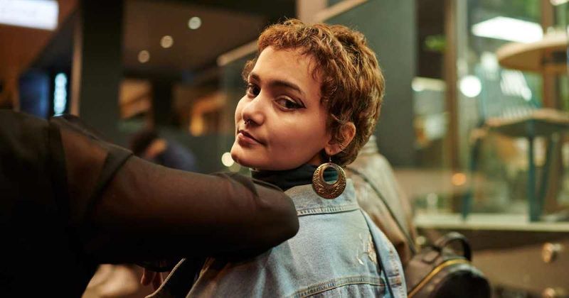 Catcaller tells woman on the street to dress 'more feminine'. Her response left him with instant regret