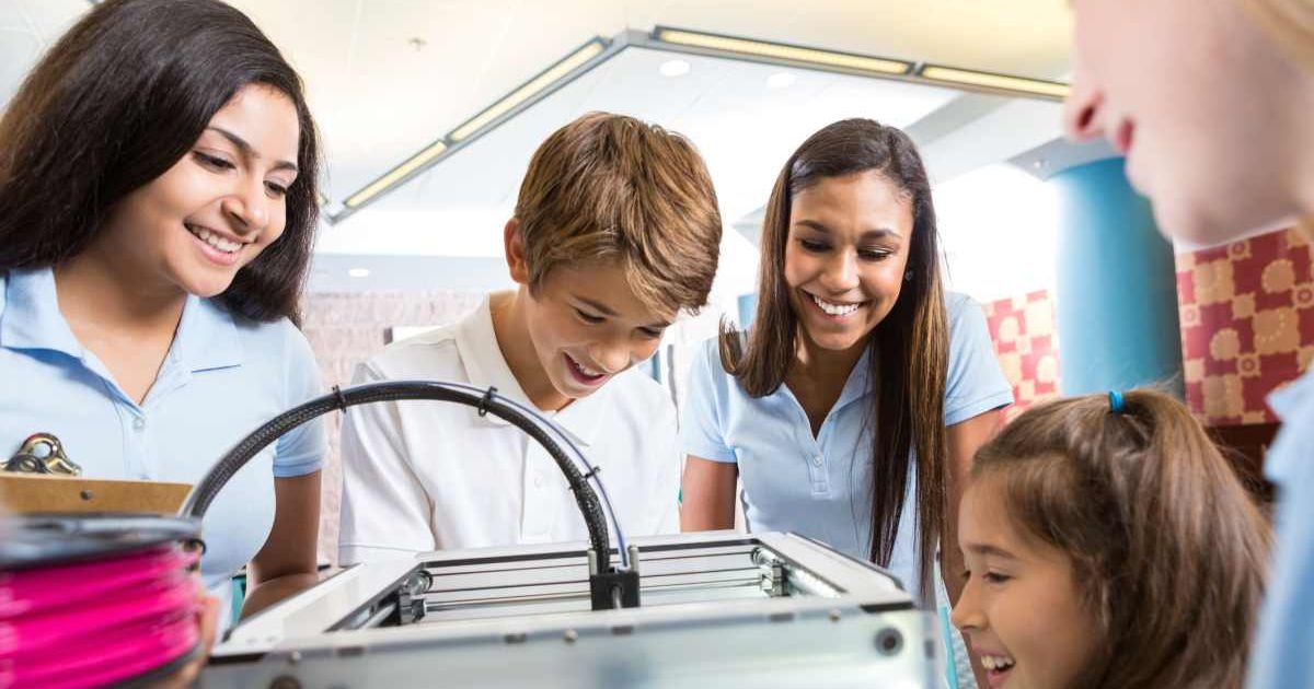 Students opened 25-yr-old time capsule at school — not prepared for the wave of nostalgia that hit them