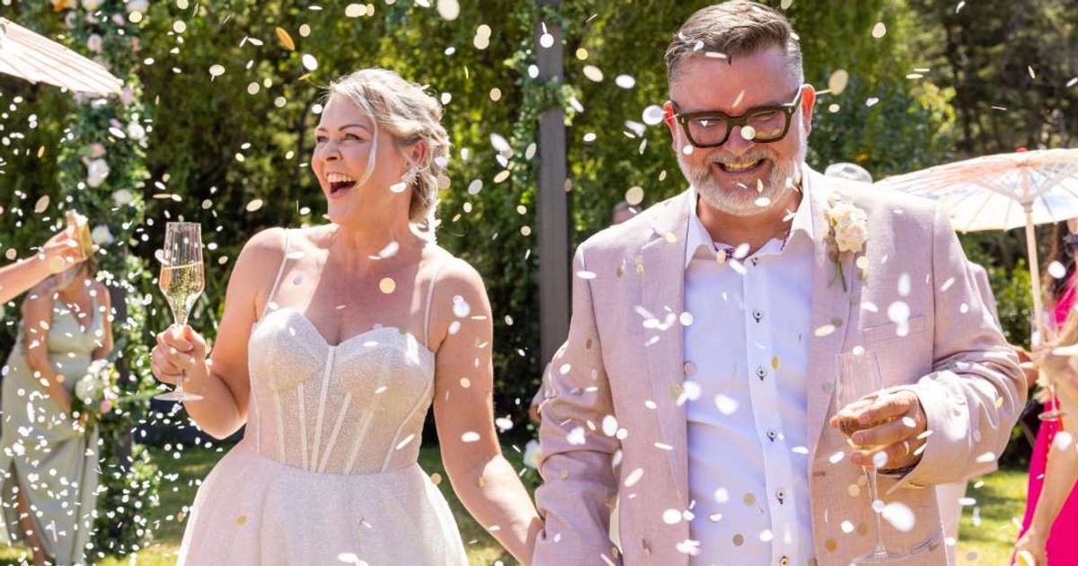 Woman who gave up on love turned to a Facebook group for 'dull people' — and ended up meeting her soulmate