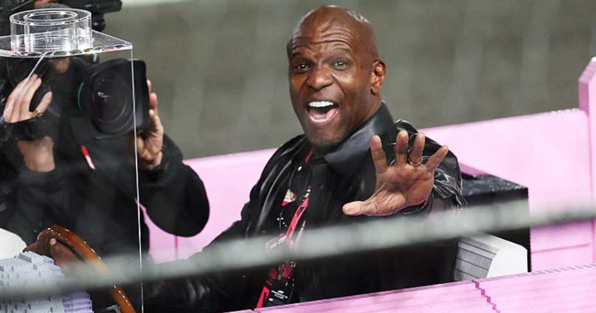 Wells Fargo denied a woman a Terry Crews debit card — then he called