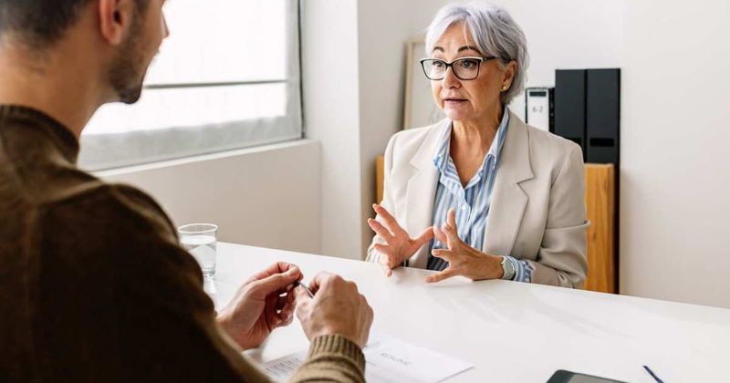 HR shouts at job applicant for missing interview — then realizes it was their own mistake