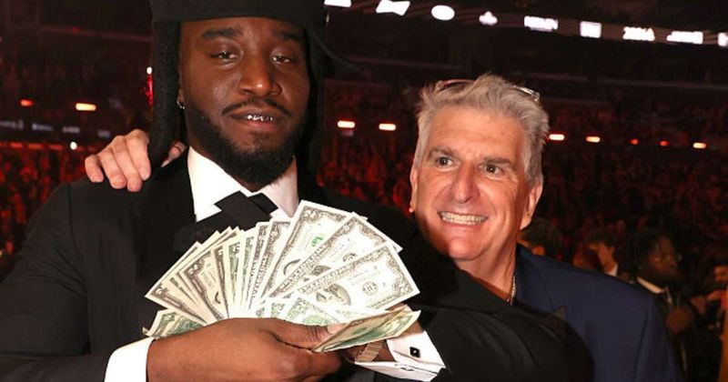 Stars showed up with $2 bills at the Grammy’s — honoring a secret audience member who always kept them going