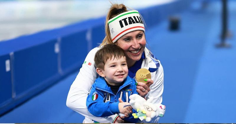 ‘I didn’t choose between a family and being a mom’ — speed skater celebrates gold with baby in arms
